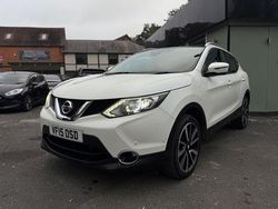 White Used 2015 Nissan Qashqai Tekna SUV | £5,999 (Fair price)