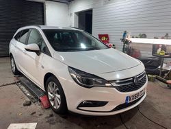 White Used 2018 Vauxhall Astra Design Edition Estate | £3,650 (Super price)
