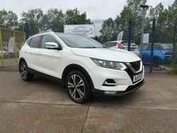 White Used 2017 Nissan Qashqai N-Connecta SUV | £8,995 (A bit pricey)
