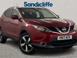 Red Used 2016 Nissan Qashqai N-Connecta SUV | £9,732 (Fair price)