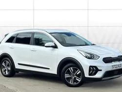 White Used 2022 Kia Niro 2 SUV | £15,995 (Fair price)