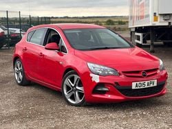 Red Used 2015 Vauxhall Astra Edition Hatchback | £2,490 (Super price)