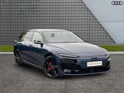 Blue Used 2025 Audi e-tron Performance SUV | £59,995