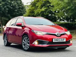 Red Used 2015 Toyota Auris Estate | £5,395 (Fair price)