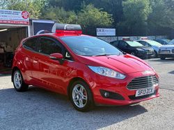 Red Used 2013 Ford Fiesta Zetec Hatchback | £4,995 (Fair price)