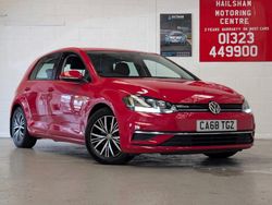 Tornado red Used 2018 VW Golf VII SE Hatchback | £13,300 (Good price)