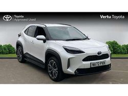 White Used 2022 Toyota Yaris Hybrid SUV | £22,667 (A bit pricey)