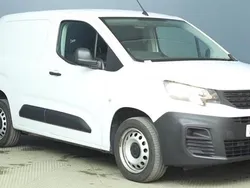 White Used 2023 Peugeot Partner Premium MPV | £11,500 (Good price)