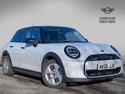 White Used 2025 Mini Cooper Hatch Hatchback | £26,010