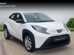 Pure white Used 2022 Toyota Aygo PURE Hatchback | £12,075 (Fair price)