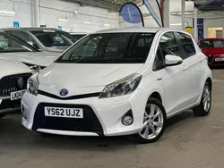White Used 2013 Toyota Yaris Hybrid Hatchback | £5,495 (Expensive)