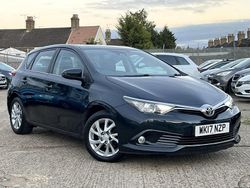 Grey Used 2017 Toyota Auris Hatchback | £5,988 (Good price)