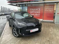 Black Used 2023 Toyota Yaris Hybrid SUV | £22,999 (Fair price)
