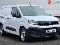 White New 2024 Vauxhall Combo S MPV | £14,649 (Good price)