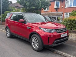 Red Used 2017 Land Rover Discovery 5 SE SUV | £23,950 (Super price)