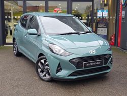 Green New 2025 Hyundai i10 Advanced Hatchback | £15,778 (A bit pricey)