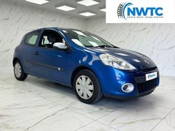 Blue Used 2011 Renault Clio II Hatchback | £1,495 (Fair price)