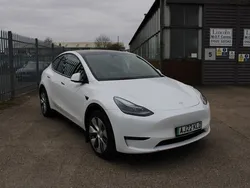 White Used 2022 Tesla Model Y Long Range SUV | £29,995 (Expensive)