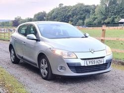 Silver Used 2010 Renault Mégane III Dynamique Hatchback | £900 (Fair price)
