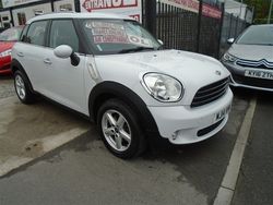 White Used 2014 Mini One Countryman SUV | £6,495 (A bit pricey)