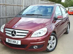 Red Used 2011 Mercedes B180 SE MPV | £3,949 (Fair price)