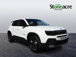 White New 2025 Jeep Avenger EV Altitude SUV | £25,995 (Fair price)