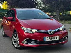 Red Used 2016 Toyota Auris Hybrid Hatchback | £7,995 (Fair price)