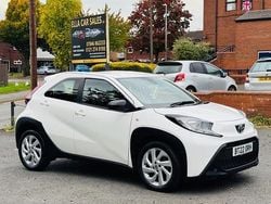 White Used 2022 Toyota Aygo X PURE SUV | £10,995