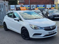 White Used 2016 Vauxhall Astra Design Edition Hatchback | £3,795 (Good price)