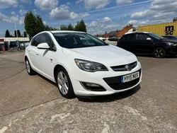 White Used 2015 Vauxhall Astra SRi Hatchback | £2,795 (Fair price)