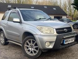 Used 2004 Toyota RAV4 Hatchback | £3,750 (Fair price)