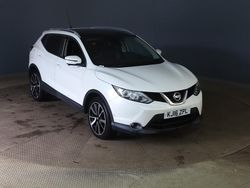 White Used 2016 Nissan Qashqai Tekna SUV | £4,990 (Fair price)