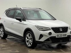 White Used 2023 Seat Arona FR SUV | £15,485 (Fair price)