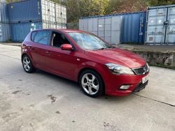 Red Used 2012 Kia Ceed 3 Hatchback | £3,990 (Super price)