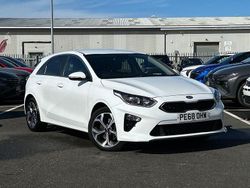 White Used 2018 Kia Ceed 3 Hatchback | £13,075 (Fair price)