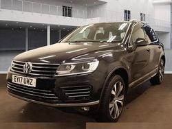 Black Used 2017 VW Touareg R-line SUV | £14,990 (Super price)