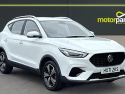 Arctic white gloss Used 2021 MG ZS Excite Sedan | £12,000 (Fair price)