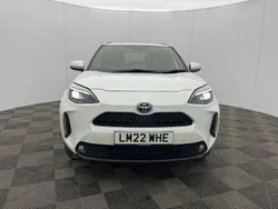 White Used 2022 Toyota Yaris Hybrid Design SUV | £18,499 (Good price)