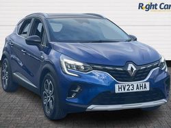 Blue/black Used 2023 Renault Captur Techno SUV | £16,999 (Fair price)