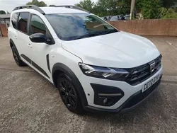 White Used 2022 Dacia Jogger Extreme MPV | £14,995 (Fair price)