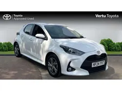 White Used 2024 Toyota Yaris Hybrid Hatchback | £17,447 (Good price)