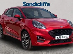 Fantastic red (exclusive paint) Used 2023 Ford Puma Gen-E ST-Line Hatchback | £16,028 (Fair price)