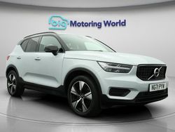 Silver Used 2021 Volvo XC40 R-Design SUV | £19,700 (Fair price)