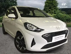 White Used 2023 Hyundai i10 Advanced Hatchback | £14,195 (Fair price)