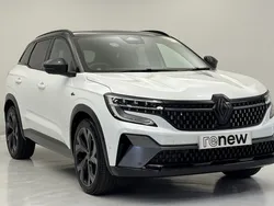 Twotone metallic arctic white with diamond blac Used 2023 Renault Austral SUV | £28,450 (Fair price)
