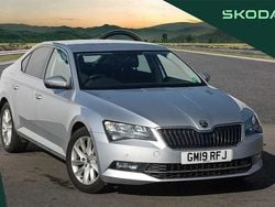 Brilliant silver Used 2019 Skoda Superb SE Hatchback | £14,995 (Fair price)