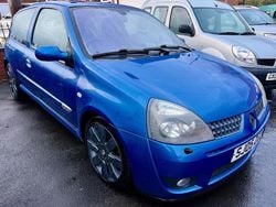 Blue Used 2005 Renault Clio II Hatchback | £2,095 (Super price)