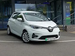 White Used 2022 Renault Rapid SE Hatchback | £12,298 (Fair price)