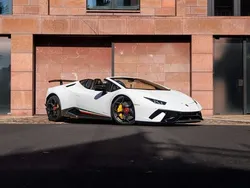 Bianco monocerus (white) Used 2018 Lamborghini Huracán Cabriolet | £204,995