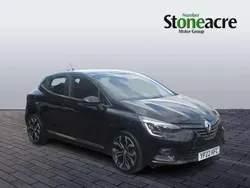 Black Used 2022 Renault Clio V SE Hatchback | £13,800 (Fair price)